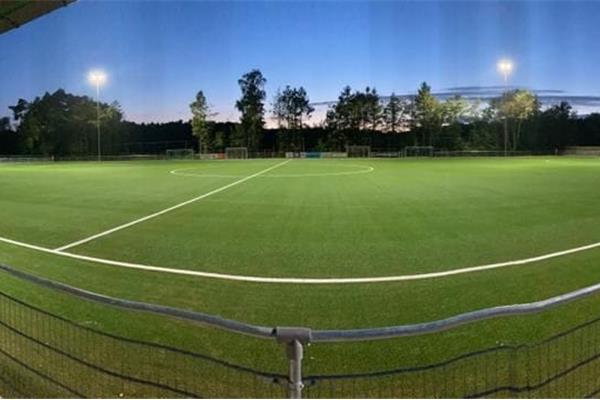 Aanleg kunstgras voetbalveld - Sportinfrabouw NV